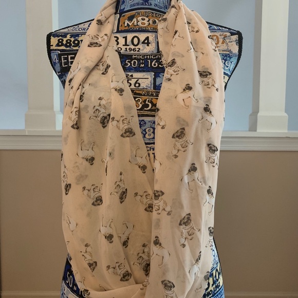 Pug Infinity Scarf - Picture 3 of 3